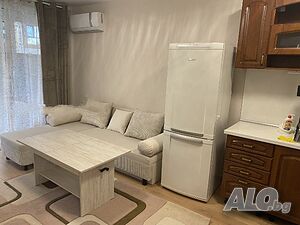 Дава се под наем двустаен апартамент в Смирненски