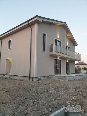 Продава се двуетажна къща в Крумово