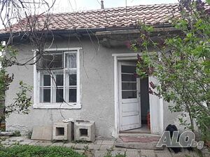 Продава се едноетажна къща в Костиево