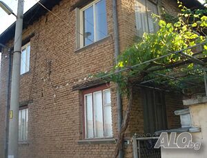 Продава се двуетажна къща в Брацигово