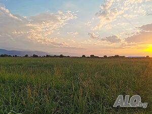 Продава се парцел в Златитрап