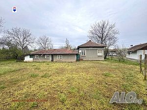 Селска къща за продажба в с. Бръшлен. обл. Русе