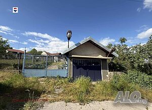 Парцел с гараж за продажба в с. Червена вода
