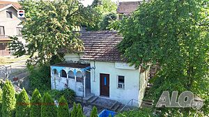 Къща с двор за продажба в с. Божичен