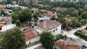 Къща на три етажа за продажба кв. Средна кула
