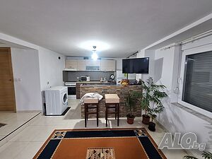 Самостоятелна къща с двор в с. Кърналово