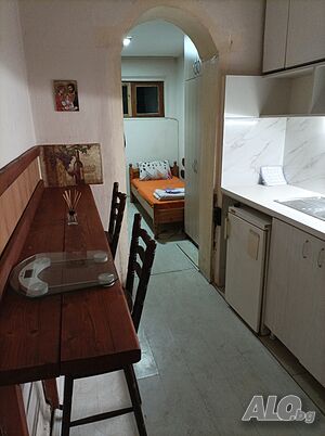 под наем-саностоятелна боксониера-до пловдивски университет-400 лв. има всичко.