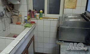 Топ разработена пекарна с малко магазинче с лице на човекопоток