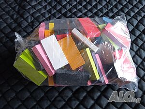 Цветни дървени плочки за декорация, творчество и игра.200 броя.