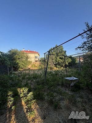 Къща с парцел в центъра на с. Първенец