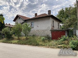 Продавам КЪЩА в с. Опицвет
