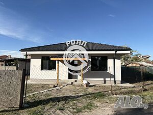 Роял Имоти продава едноетажна къща в с. Войводиново