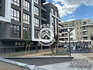 Роял Имоти предлага за продажба просторен тристаен апартамент в кв. Кършияка