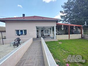 Карапелит, обл. Добрич, къща след основен ремонт с двор, 85000€.