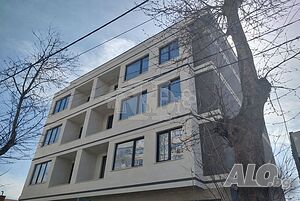 Добрич, кв. Христо Ботев, голям тристаен апартамент, среден етаж, 120000€. Тристаен апартамент 102 кв.м Тухла 2026 г. 3 етаж Непоследен | Апартаменти | Христо Ботев Добрич