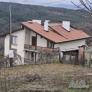 Продавам къща в с. Горно Хърсово, Благоевград