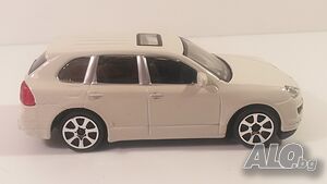 Метална количка Burago Porsche Cayenne Turbo 1-43 21117