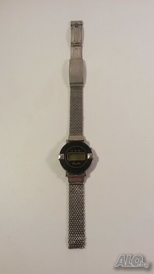 Часовник LCD quartz за ремонт или части