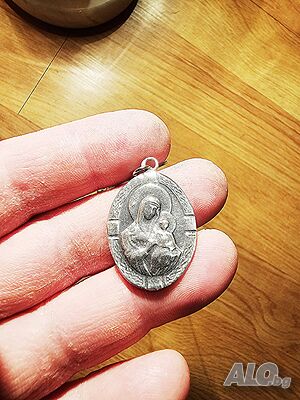 Сребърно синджирче със сребърен медальон Дева Мария, богородица с младенеца