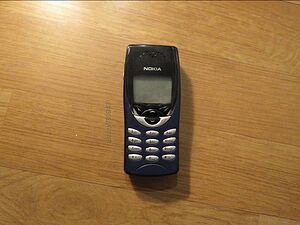 Оригинален Телефон с копчета NOKIA 8210, нокиа 8210  модел 1999 г. - син дисплей, работещ.