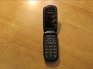 Сгъваем телефон с копчета SAMSUNG Е1150, самсунг Е1150 - 2010г. - работещ.
