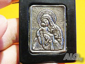 старинна сребрена икона Дева Мария,  Богородица с младенеца - 5,5 х 4,5 см.