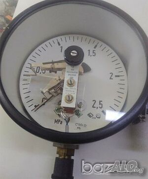 Е. К. М. Електроконтактен манометър ф.160 ( 0 - 25 атм.) GDR - 220V прав/пром.30W