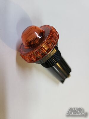 Българска червена лампа глим с номинално напрежение 220 V, номинален ток 2 mA и цокъл E14.