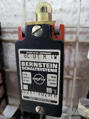 Немски краен изключвател BERNSTEIN GC U1 R IW с къса метална Ролка - 10А500V~
