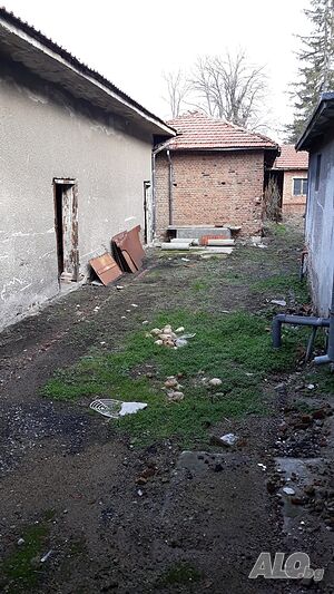 Продавам имот