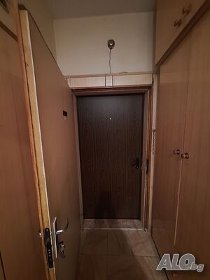 Продавам апартамент на центъра Тристаен апартамент 79 кв.м Тухла 1982 г. 3 етаж Непоследен | Апартаменти | Център Добрич