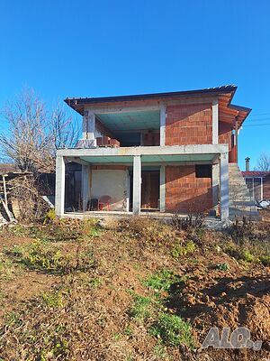 Къща за продажба в село Лозен