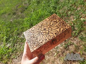 Пирографирани дървени кутийки за бижута