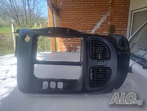 Рамка - Средна Конзола Табло За Форд Транзит 2002г. / Ford Transit 2002y