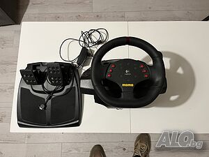 Волан с педали и скоростен лост Logitech Momo Racing с функция Force Feedback