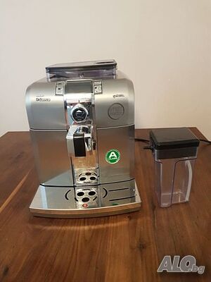 Саекоекселлент ЕООД продава кафе машина Philips - Saeco Syntia Class с каничка за мляко
