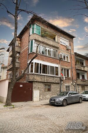 Етаж от къща в центъра на гр. Пловдив | Простор и отлична локация