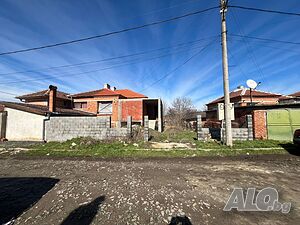 Продавам къща в с. Лозарево - 379 м2