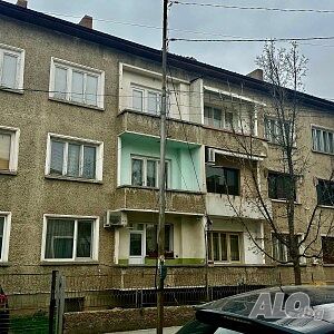 Тристаен тухлен апартамент