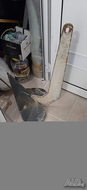 няколко различни котви
