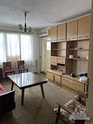 Продава се етаж от Къща