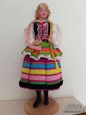 Кукла в народна носия вис.24 см