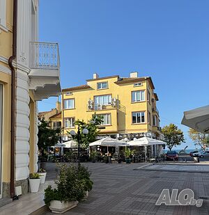 Бар-Ресторант + Супермаркет в супер-център Поморие