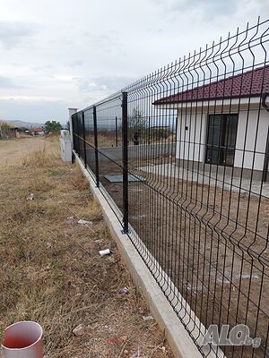 Монтаж на оградни пана