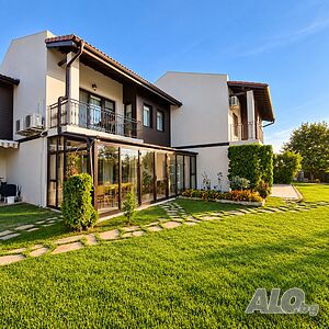 Семеен дом с Акт 16 | 173 м² | 3 спални | камина | затворен комплекс | до Варна