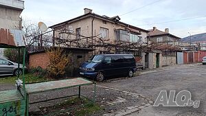 Продава къща в гр. Момчилград