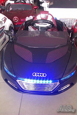 Детска акумулаторна кола AUDI с зарядно и дистанционно НОВИ