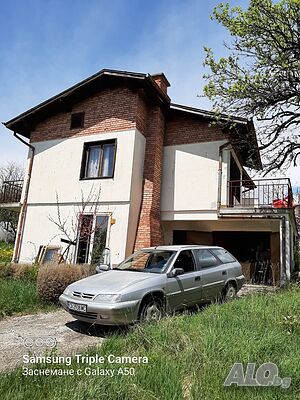 продавам къща
