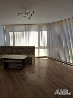 Тристаен апартамент под наем Център