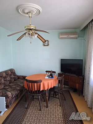 Втори етаж от триетажна къща